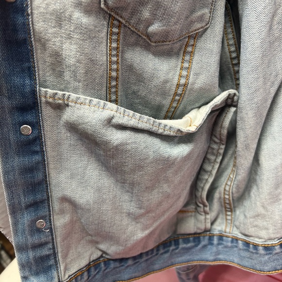 Calvin Klein Classic Trucker Jacket Sz M with Band Patches (2ah) - Picture 8 of 8